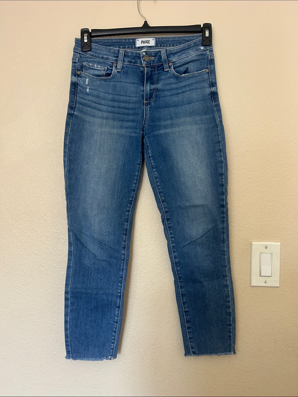 PAIGE High-Rise Slim Kylie Crop Jeans in Medium Blue
